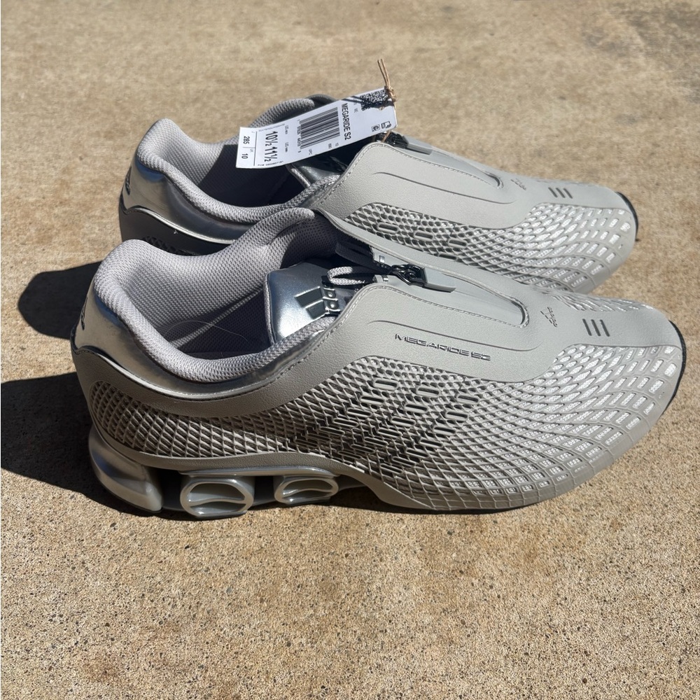 adidas Originals Megaride S2 Grey Men’s 10.5 Women’s 11.5 NWT